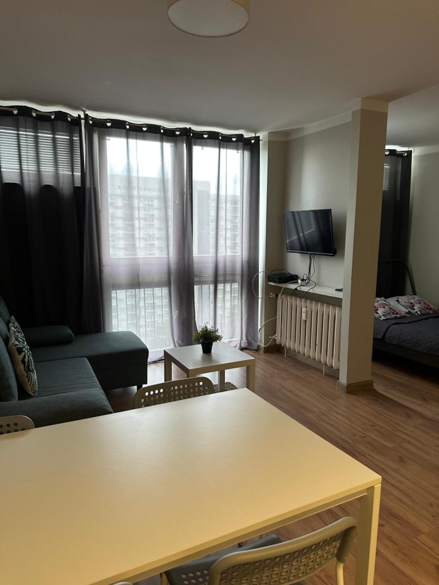 Coser Apartamenty III ワルシャワ エクステリア 写真